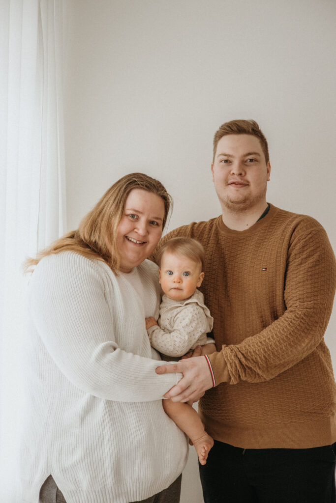 perhekuvaus studiossa