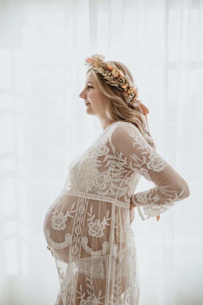 nainen odottaa vauvaa